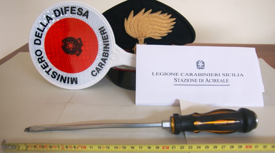 Acireale, in giro per trovare l’auto buona da rubare: denunciati