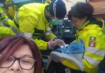 Fiumefreddo, parto in casa, data alla luce Perla. Gli angeli in rosa del 118