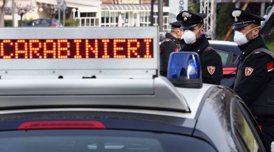 Catania, escono di casa per procurarsi gli “spinelli”: denunciati