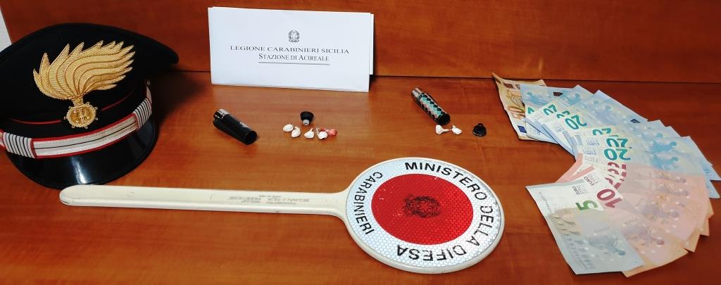 Acireale, per occultare la cocaina utilizzava degli accendini opportunamente modificati