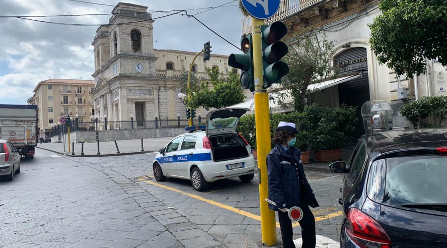 Giarre, Coronavirus: intensificati i controlli in centro. All’opera la polizia locale VD