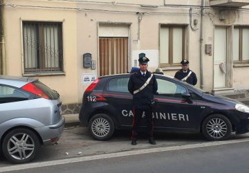 Vizzini, occupano abusivamente gli alloggi popolari rubando l&rsquo;energia elettrica pubblica: arrestati