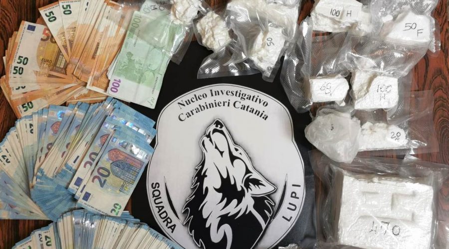 Arrestata signora della “neve”: in camera da letto oltre 2 kg di cocaina VIDEO