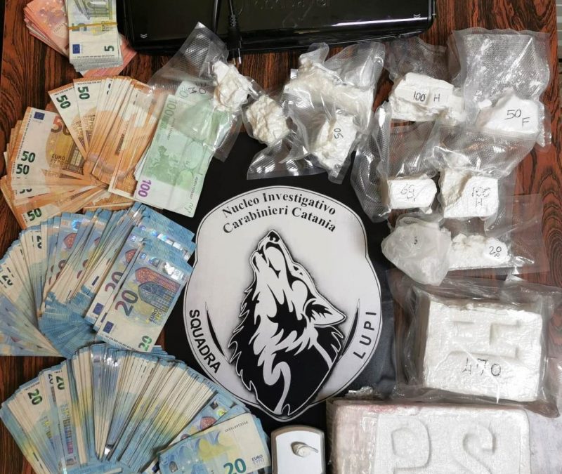 Arrestata signora della “neve”: in camera da letto oltre 2 kg di cocaina VIDEO