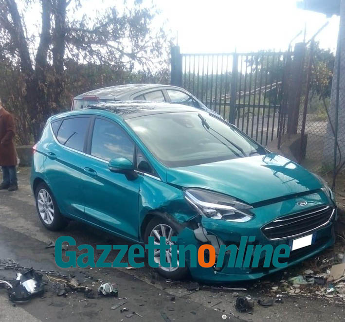 Giarre, incidente lungo la strada 86. Una ferita lieve