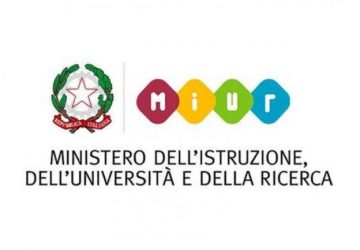 Catania, 239 ex LSU ATA e Appalti Storici da oggi dipendenti del MIUR