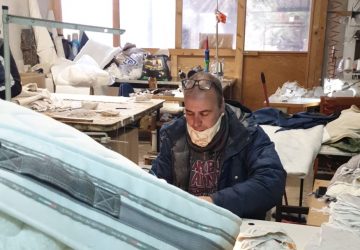 Giarre, la storica ditta Trovato avvia produzione di mascherine e le dona