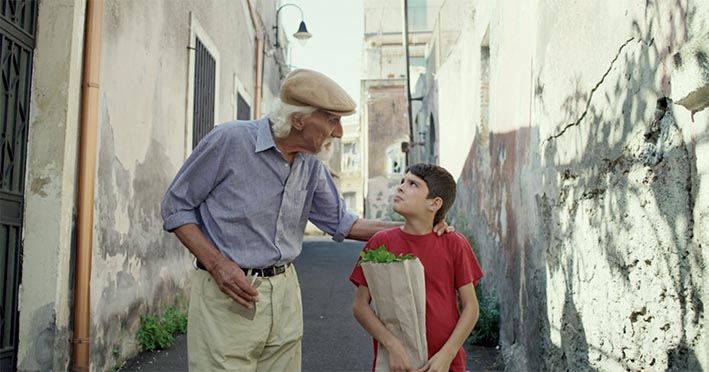 Al cinema “Lo scoglio del leone”, film girato a Santa Maria la Scala VIDEO