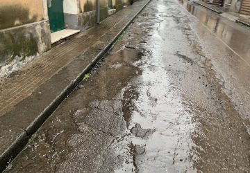 Allerta meteo, strade flagellate dalla pioggia nel Giarrese. Allagamenti a Fiumefreddo