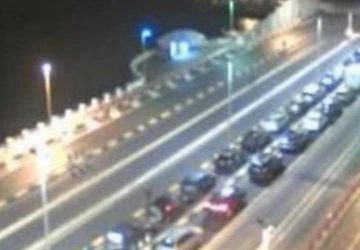 Messina, sbarcano a decine dalla Calabria. Lunghe file nella notte. L'ira di Nello Musumeci