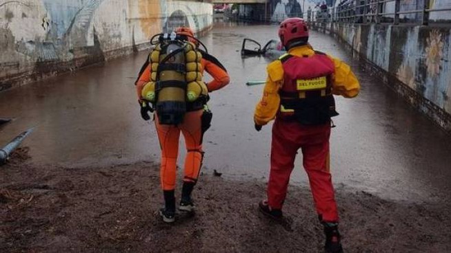 Misterbianco, allagato il corso Carlo Marx: intervengono i Sommozzatori dei Vigili del fuoco