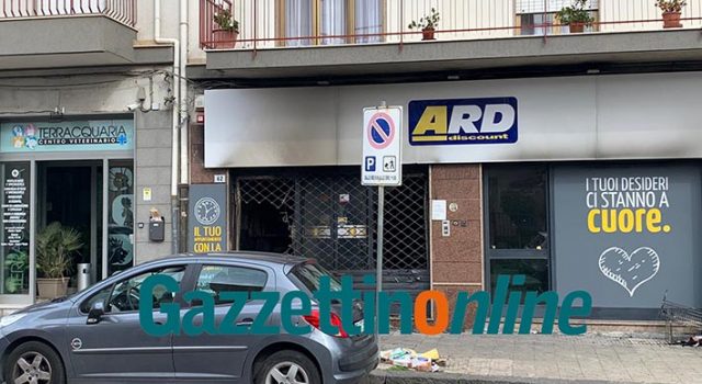 Mascali, incendio nella notte danneggia discount Ard FOTO