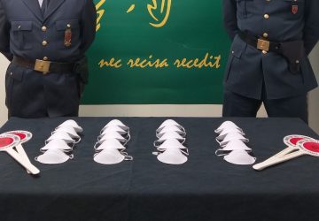 Mascali, GdF sequestra in un negozio mascherine non sicure