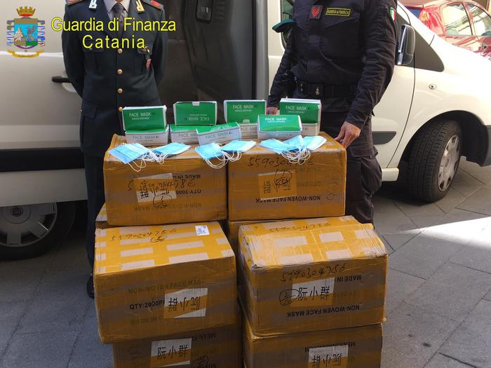 Guardia di Finanza sequestra 20.000 mascherine non sicure