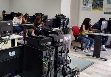 Riposto, da domani la campanella a scuola suona on line