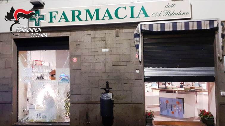 Biancavilla, tenta “spaccata” in farmacia con l’auto rubata: arrestato