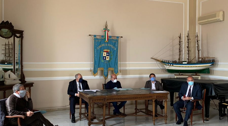 A Riposto, il grido di allarme di ristoratori e commercianti. I sindaci dell’area jonica scrivono al Governo