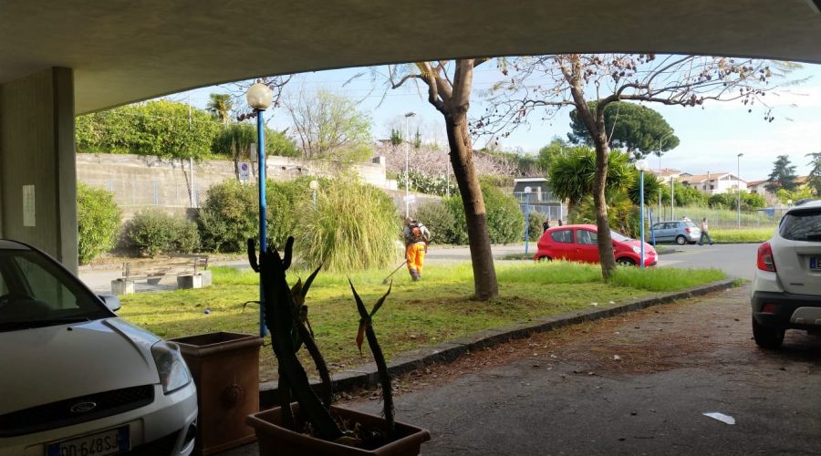 Ospedale di Giarre, riqualificata area perimetrale. Collocati al Pte dissuasori amovibili