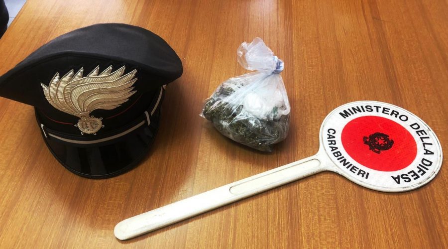 Randazzo, negli slip una “sorpresa“ stupefacente: denunciato