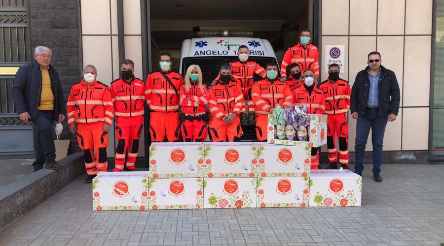 Giarre, Ambulanze Turrisi-Le Mura donano 200 uova pasquali ai bimbi indigenti