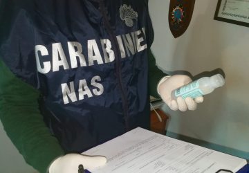 I carabinieri del Nas sequestrano nel Catanese gel igienizzante non conforme