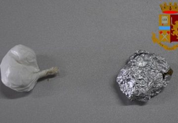 Adrano, due arresti della polizia per detenzione e spaccio