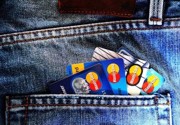 Comode, sicure ed economiche: aumentano i risparmiatori che acquistano le carte di credito prepagate