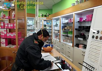 Gel detergente venduto come disinfettante nel Catanese: diverse denunce per frode