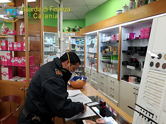 Gel detergente venduto come disinfettante nel Catanese: diverse denunce per frode