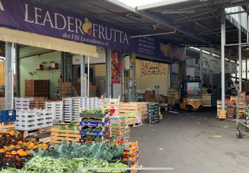 Giarre, il mercato ortofrutticolo non si ferma e sfida il Covid-19 VIDEOINCHIESTA