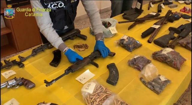 Catania, stroncato traffico di droga. 25 arresti e sequestri ingenti di stupefacenti NOMI FOTO VIDEO DETTAGLI