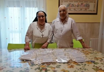 Macchia, donate mascherine alle suore della Divina Provvidenza