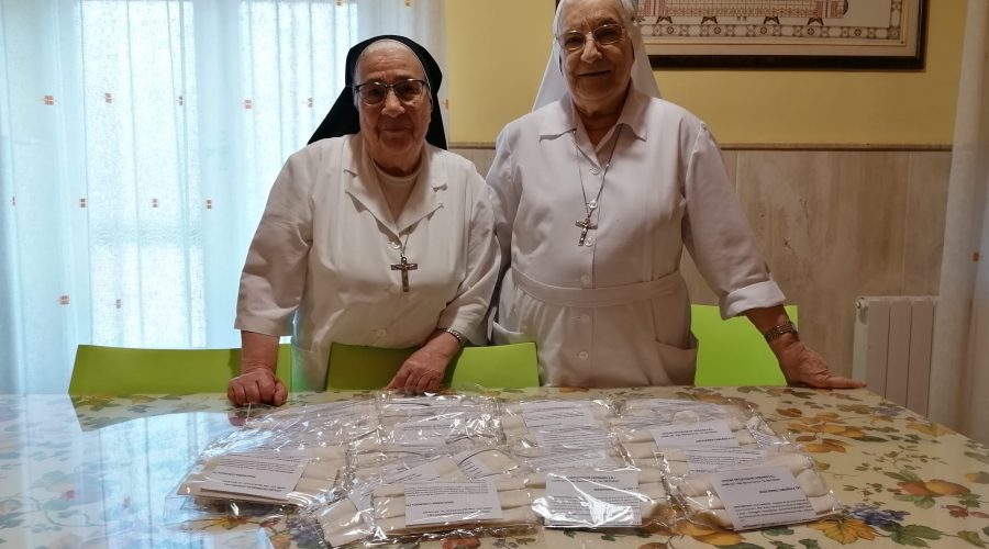 Macchia, donate mascherine alle suore della Divina Provvidenza