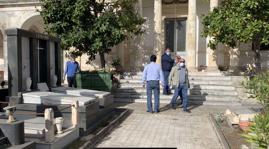 Riposto, riapre il cimitero comunale: ordine e rispetto delle misure di sicurezza