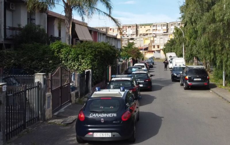 “Assalto” dei carabinieri nel quartiere popolare di San Giovanni Galermo VIDEO