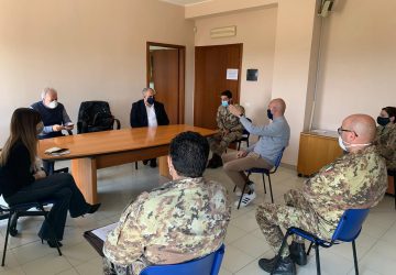 Giarre, tavolo tecnico con l'Esercito: programmata la bonifica degli edifici pubblici