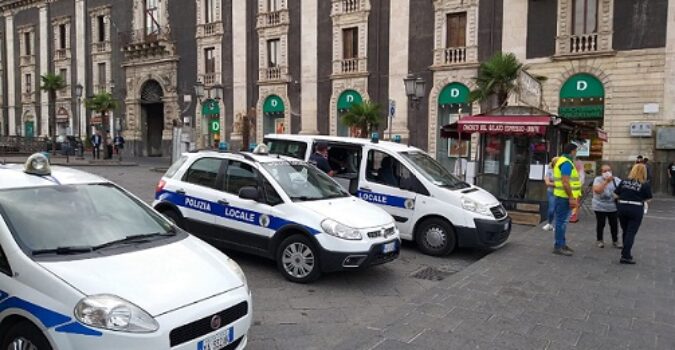 Catania, multe della polizia locale per mancato uso della mascherina