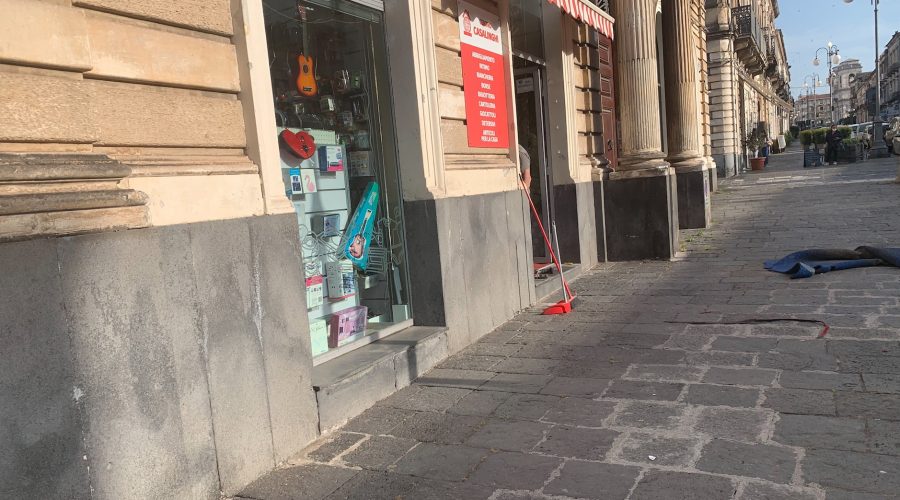 pulizie negozio cinese via Callipoli