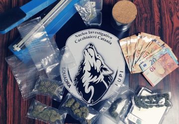 Catania, arrestato &ldquo;rider&rdquo; che consegnava droga a domicilio: ordinazioni su WhatsApp