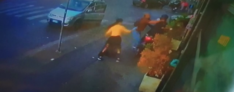 Catania, agente di polizia sventa rapina in un negozio di cinesi