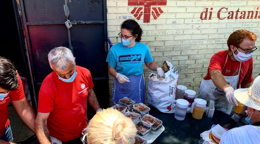 Help Center, i numeri dell’emergenza: 400 pasti al giorno, 60% assistiti italiani