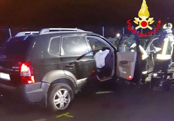 Grave incidente stradale a Patern&ograve;, intervengono i Vigili del fuoco