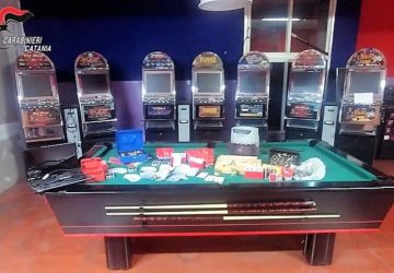 Biancavilla, percettore del reddito di cittadinanza gestiva una bisca clandestina