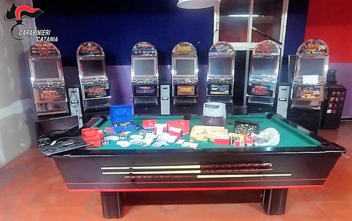 Biancavilla, percettore del reddito di cittadinanza gestiva una bisca clandestina