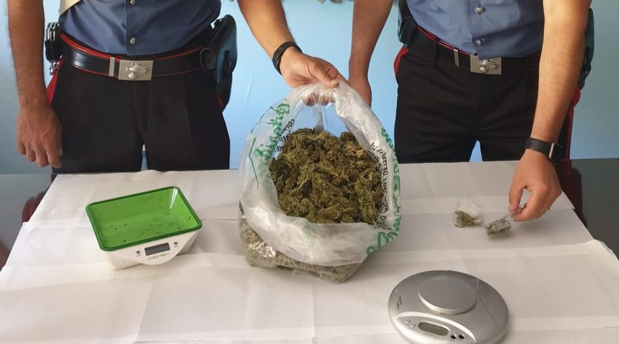 Giardini Naxos, beccato con circa 400 grammi di marjuana: arrestato 38enne