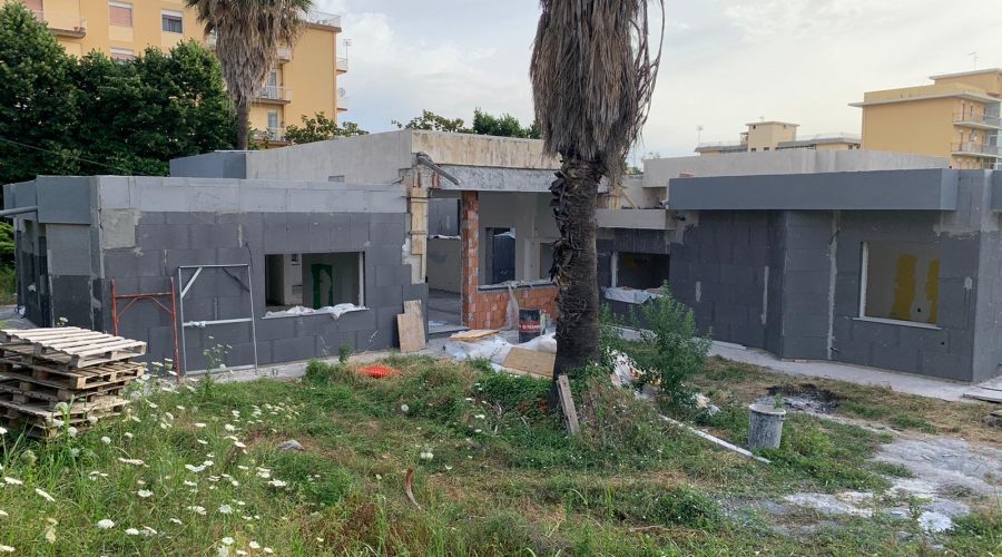 Giarre, nel cantiere della Materna di via Siracusa scattano i controlli dell’Ispettorato del lavoro