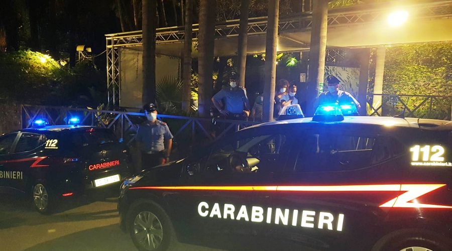 Aci Castello, movida “affollata” al Banacher: disposta la chiusura del noto locale per 5 giorni