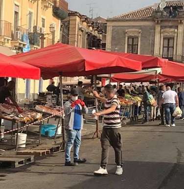 Catania, controlli Covid alla Fiera. Polizia locale in azione