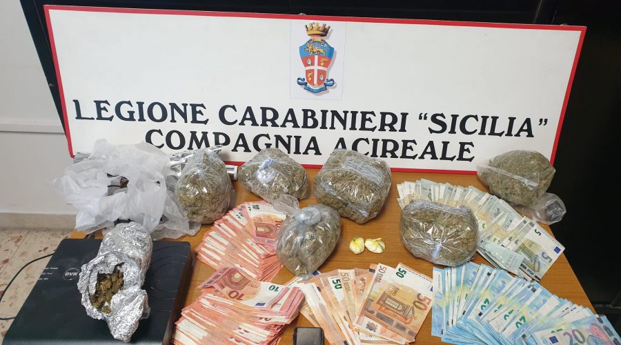 Acireale, in casa minimarket della droga: arrestato un pescivendolo