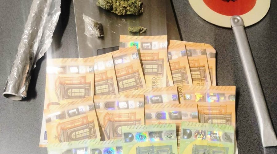 Mascali, irruzione dei Cc in casa: arrestato per detenzione e spaccio di droga un 42enne